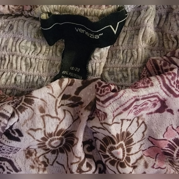 Top - Picture 2 of 2